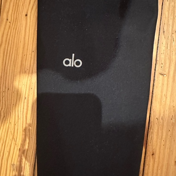 ALO High-Waist Airlift Legging - Picture 11 of 11